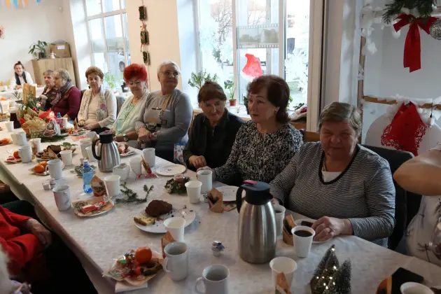Opłatek, życzenia i kolędy – świąteczne spotkanie Ligi Kobiet Polskich