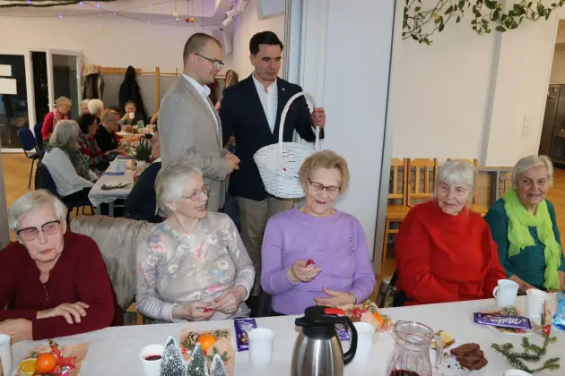 Opłatek, życzenia i kolędy – świąteczne spotkanie Ligi Kobiet Polskich