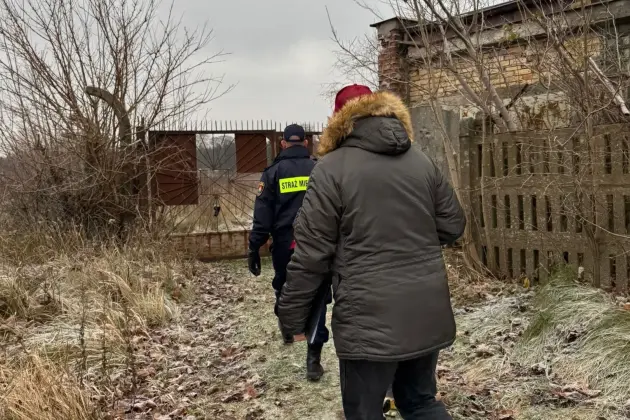 Apel służb miejskich o zwracanie uwagi na osoby potrzebujące pomocy