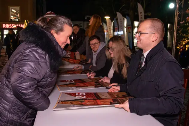 Miejskie kalendarze Lęborka na 2026 rok trafiły do mieszkańców