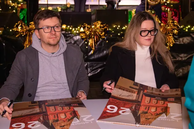 Miejskie kalendarze Lęborka na 2026 rok trafiły do mieszkańców