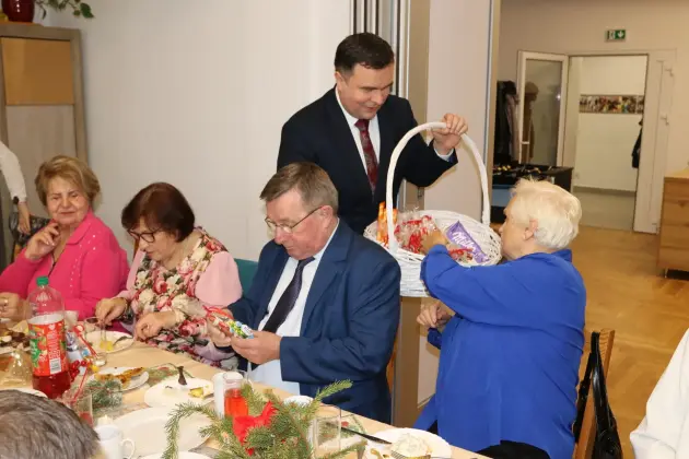 Wigilijne spotkanie z seniorami w Bazie