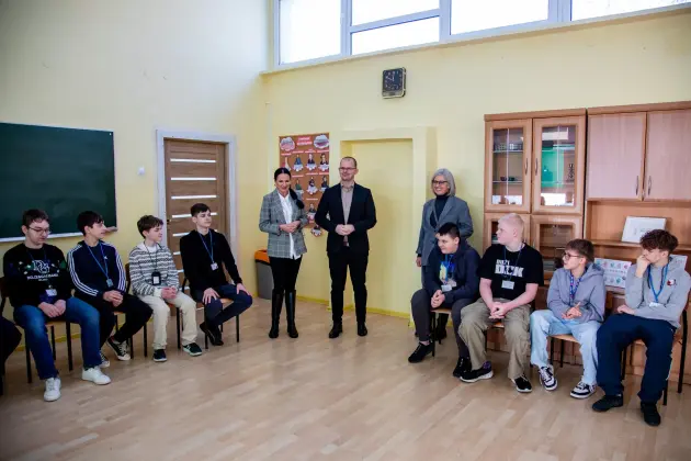 Lekcja obywatelska w SP 5 – burmistrz odpowiadał na pytania uczniów