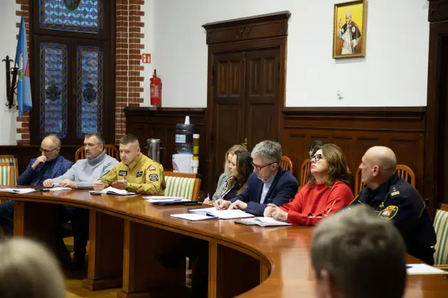 Zima nie odpuszcza - w ratuszu posiedzenie Miejskiego Zespołu Zarządzania Kryzysowego