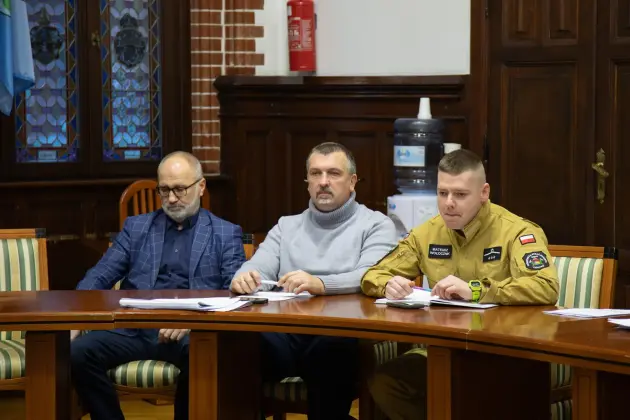 Zima nie odpuszcza - w ratuszu posiedzenie Miejskiego Zespołu Zarządzania Kryzysowego