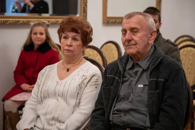 Złote Gody w lęborskim ratuszu – dwie pary świętowały 50-lecie małżeństwa