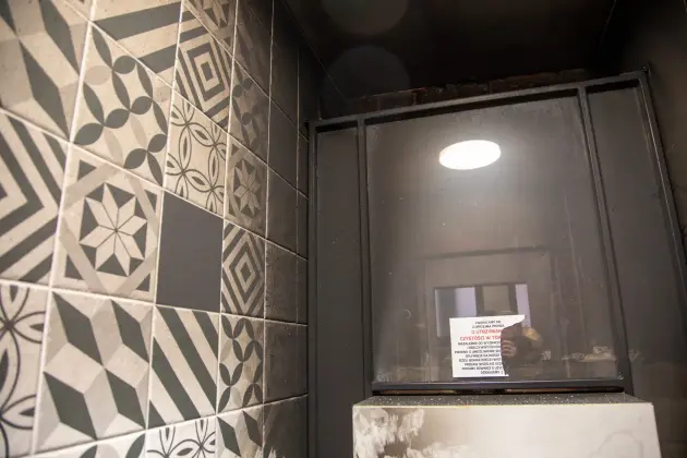 Pożar w publicznej toalecie – szybkie działania Straży Miejskiej