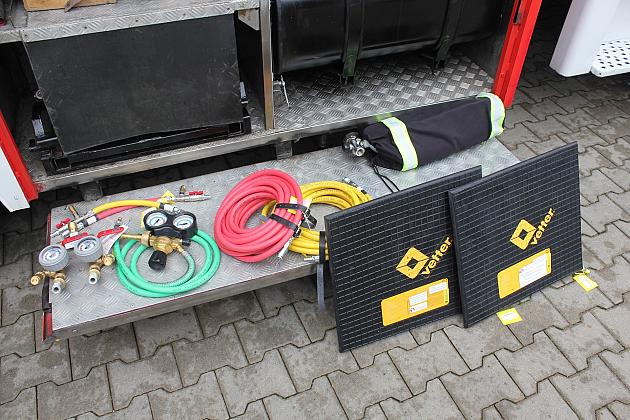 Strażacy ochotnicy z nowym sprzętem ratowniczym