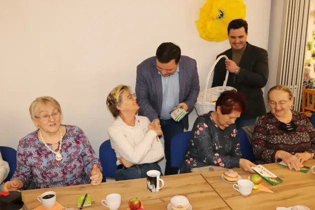 Z serdecznymi życzeniami z okazji Dnia Kobiet