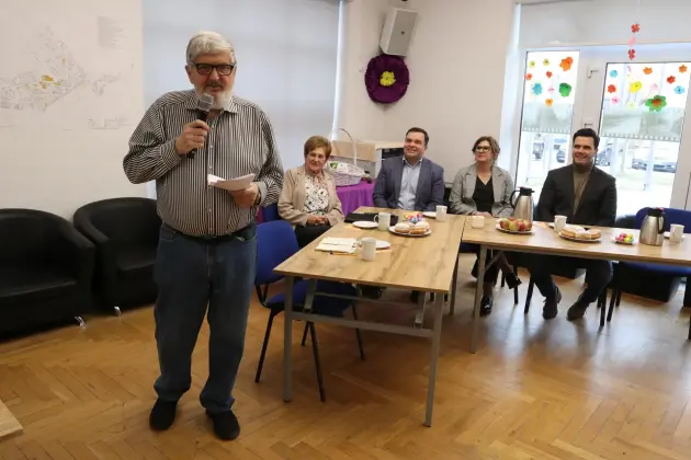 Z serdecznymi życzeniami z okazji Dnia Kobiet