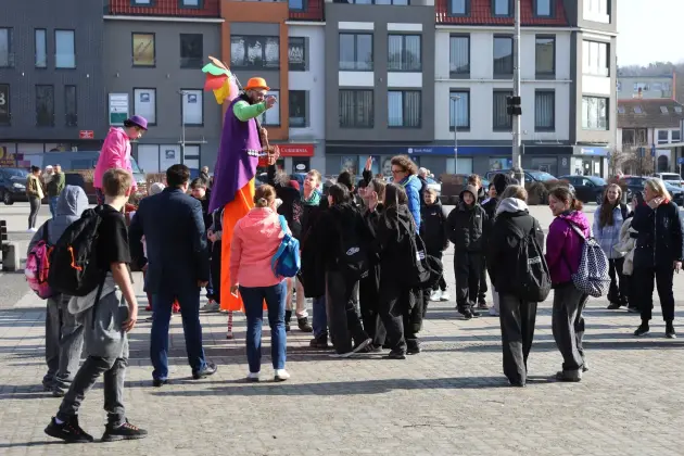 Wiosna przyszła do Lęborka! Setki dzieci w barwnym korowodzie