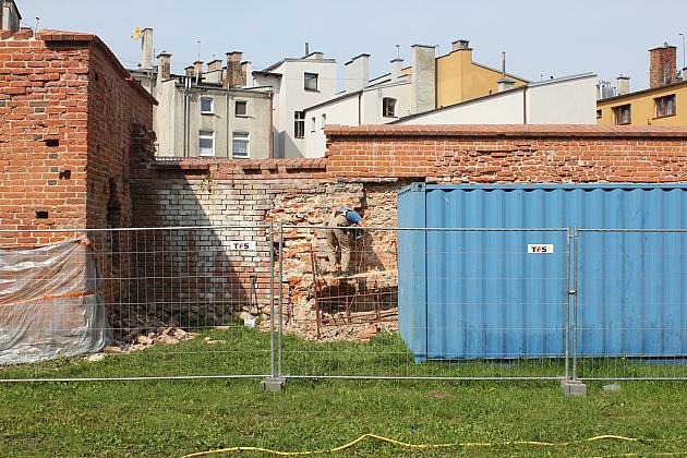 Konserwacja lęborskich obwarowań na ulicy Przymurnej