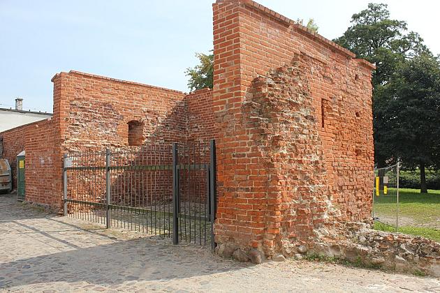 Konserwacja lęborskich obwarowań na ulicy Przymurnej