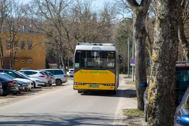 Linia nr 8 nabiera rozpędu. Więcej kursów i dłuższa trasa.