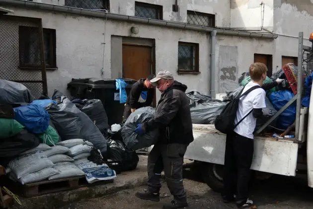 Ponad tona śmieci zniknęła z Łeby i Okalicy – wspólna akcja przynosi efekty