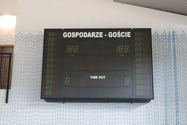 Hala sportowa SP1 z profesjonalną tablicą wyników