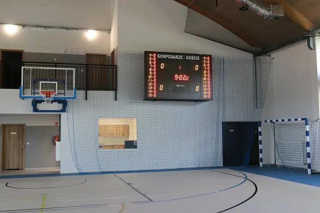Hala sportowa SP1 z profesjonalną tablicą wyników