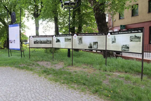 Renowacja tablic przy Sanktuarium św. Jakuba zakończona