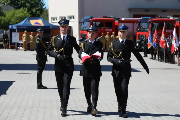 Strażackie święto w Lęborku. Awanse, odznaczenia i nowe pojazdy dla służb