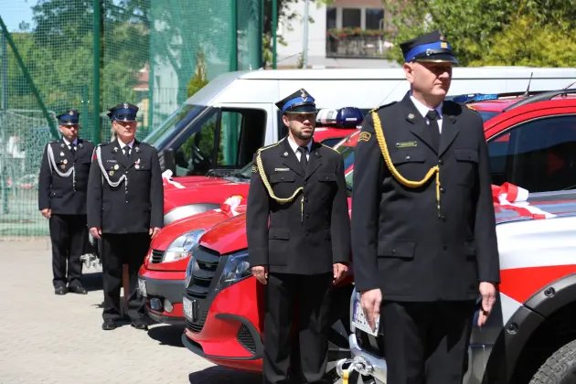 Strażackie święto w Lęborku. Awanse, odznaczenia i nowe pojazdy dla służb