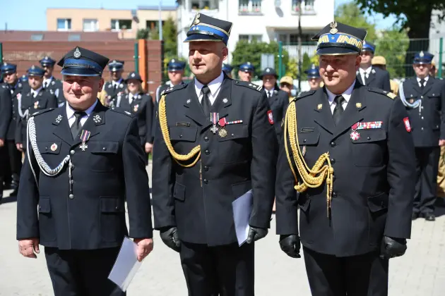 Strażackie święto w Lęborku. Awanse, odznaczenia i nowe pojazdy dla służb