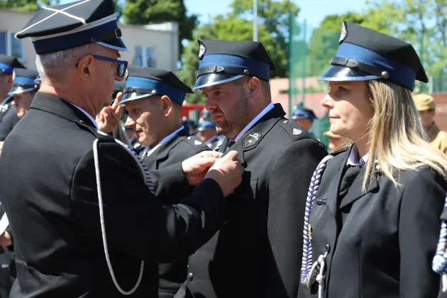 Strażackie święto w Lęborku. Awanse, odznaczenia i nowe pojazdy dla służb