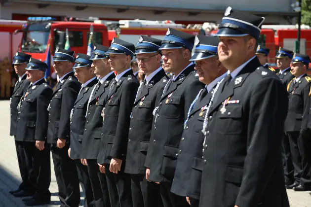 Strażackie święto w Lęborku. Awanse, odznaczenia i nowe pojazdy dla służb
