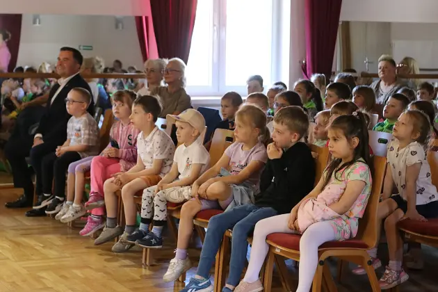 „Shrek” na scenie - rodzice i nauczyciele wystąpili dla przedszkolaków