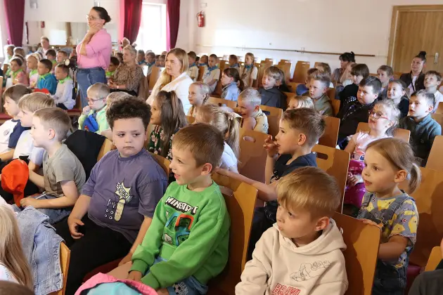 „Shrek” na scenie - rodzice i nauczyciele wystąpili dla przedszkolaków