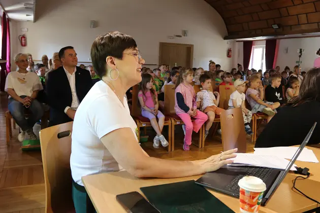 „Shrek” na scenie - rodzice i nauczyciele wystąpili dla przedszkolaków