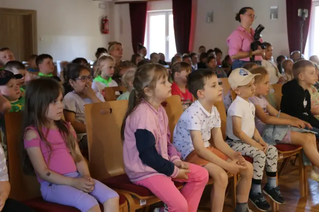 „Shrek” na scenie - rodzice i nauczyciele wystąpili dla przedszkolaków