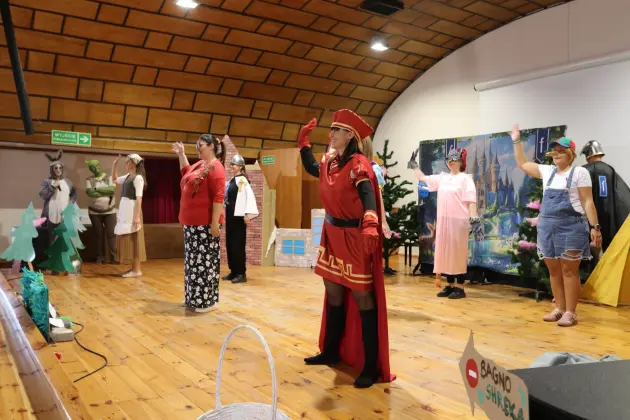 „Shrek” na scenie - rodzice i nauczyciele wystąpili dla przedszkolaków
