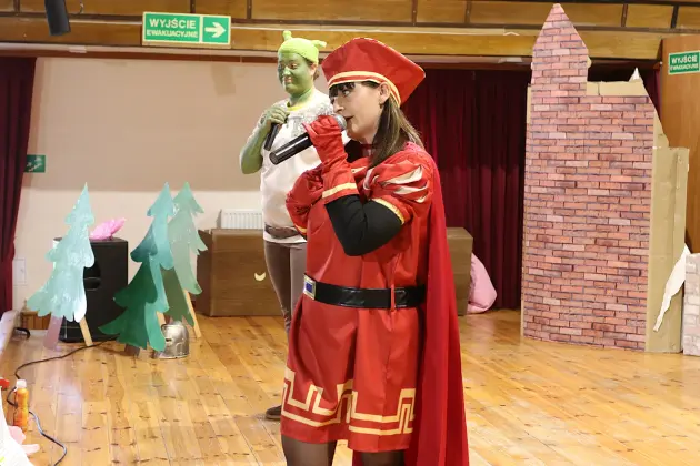„Shrek” na scenie - rodzice i nauczyciele wystąpili dla przedszkolaków