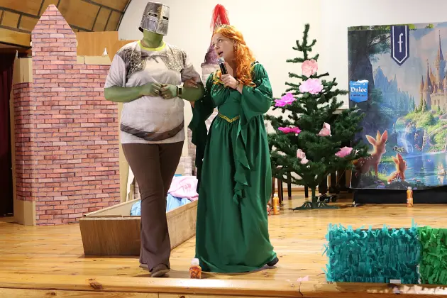 „Shrek” na scenie - rodzice i nauczyciele wystąpili dla przedszkolaków