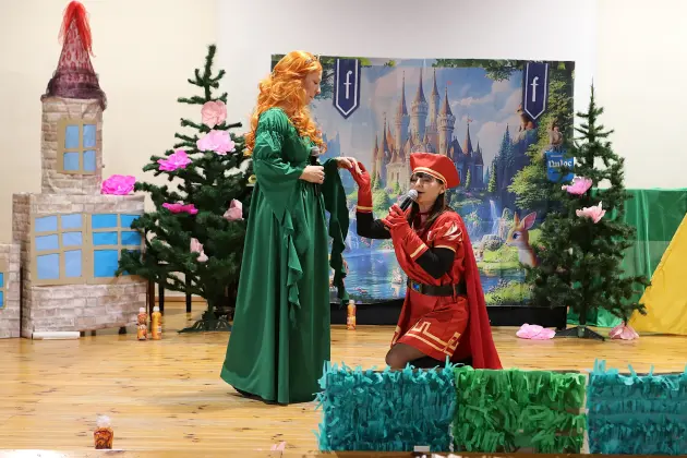 „Shrek” na scenie - rodzice i nauczyciele wystąpili dla przedszkolaków