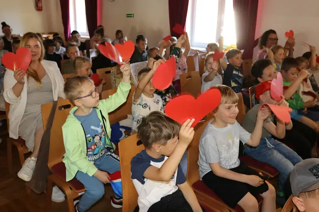 „Shrek” na scenie - rodzice i nauczyciele wystąpili dla przedszkolaków