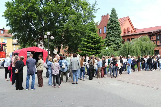 Alarm bombowy w Urzędzie Miejskim w Lęborku. Służby ćwiczyły reakcję na poważne zagrożenie