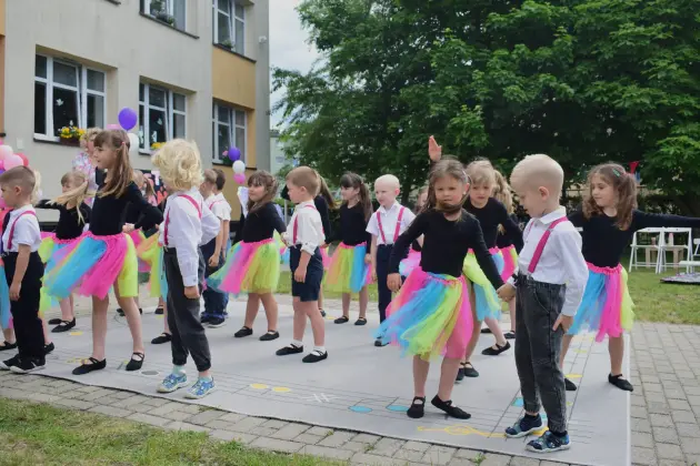 Kolorowo, rytmicznie i z uśmiechem – święto tańca w Przedszkolu nr 9