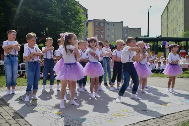 Kolorowo, rytmicznie i z uśmiechem – święto tańca w Przedszkolu nr 9