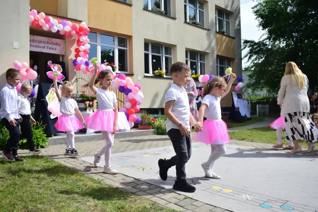 Kolorowo, rytmicznie i z uśmiechem – święto tańca w Przedszkolu nr 9