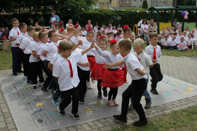 Kolorowo, rytmicznie i z uśmiechem – święto tańca w Przedszkolu nr 9