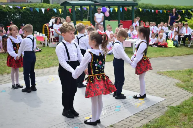 Kolorowo, rytmicznie i z uśmiechem – święto tańca w Przedszkolu nr 9