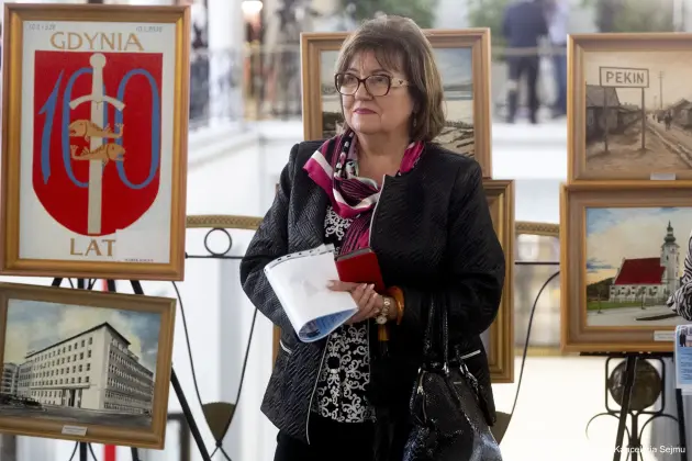 Obrazy lęborskich artystek w Sejmie RP