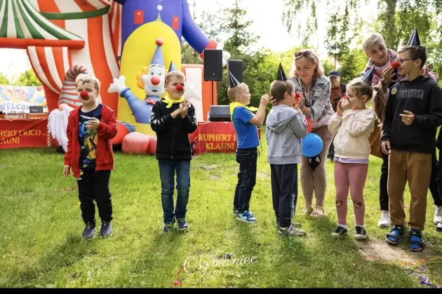 Kolorowo, radośnie i rodzinnie – wyjątkowy piknik w Przedszkolu nr 5