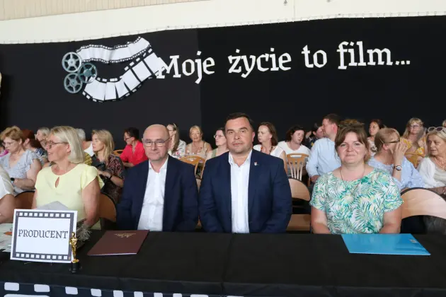 Ostatni dzwonek i nowe wyzwania – absolwenci SP 8 zakończyli naukę