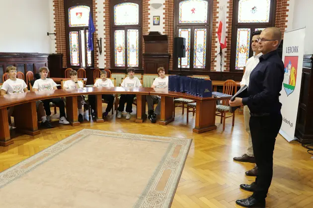 Mistrzowie Polski z SP1 uhonorowani w ratuszu. „Lębork jest z was dumny”