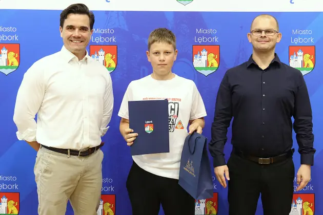 Mistrzowie Polski z SP1 uhonorowani w ratuszu. „Lębork jest z was dumny”