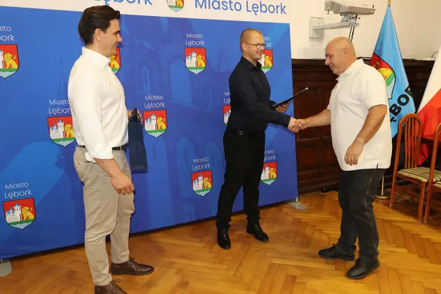 Mistrzowie Polski z SP1 uhonorowani w ratuszu. „Lębork jest z was dumny”