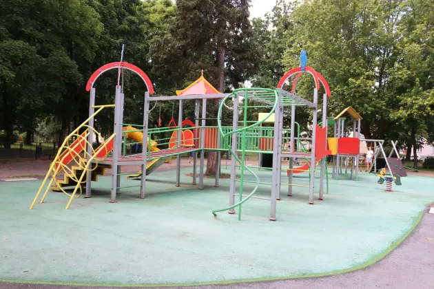 Plac zabaw w Parku im. Mieczysława Michalskiego gotowy na najmłodszych