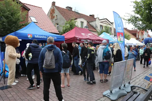 Turyści w Łebie poznali atrakcje Jarmarku św. Jakuba – Lębork promował swoje największe wydarzenie